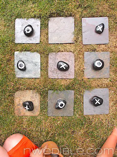 P7174710 DIY: Garden Tic Tac Toe in decoration 2 with garden game DIY
