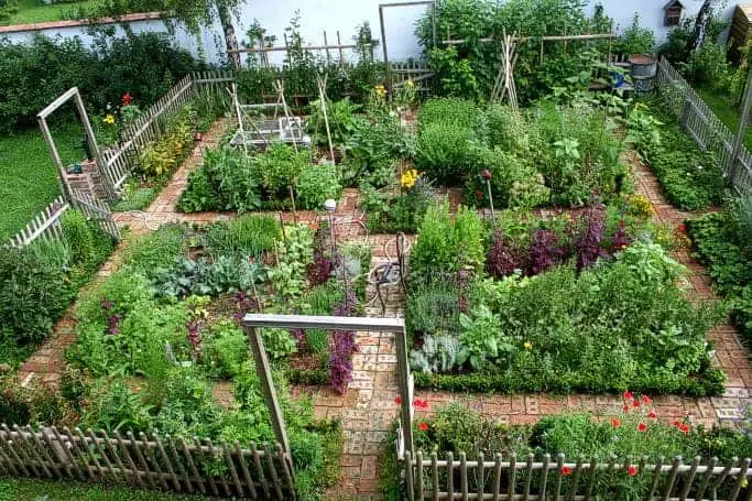 Nice Kitchen Garden in Austria | Garden Decor Ideas | 1001 Gardens