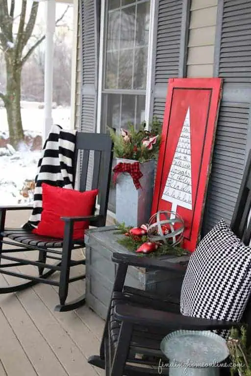 10 Christmas Porch Decor Ideas and Inspiration | 1001 Gardens