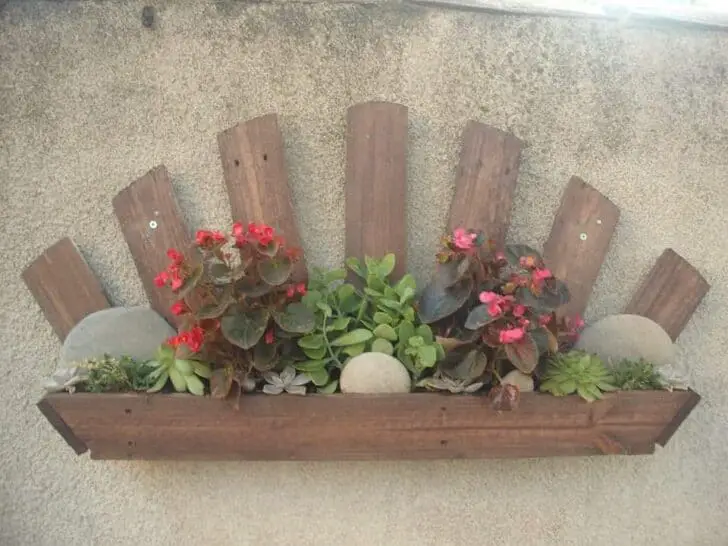 pallet-wall-planter