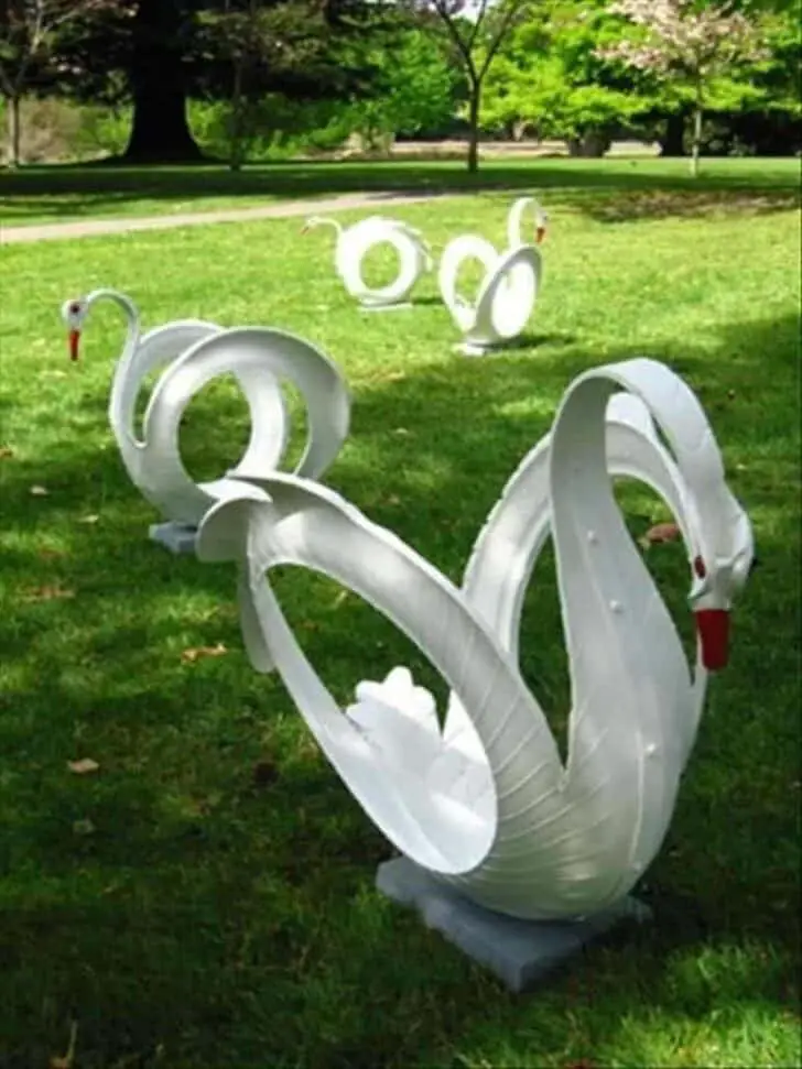 Tire Swan 1 - Garden Decor