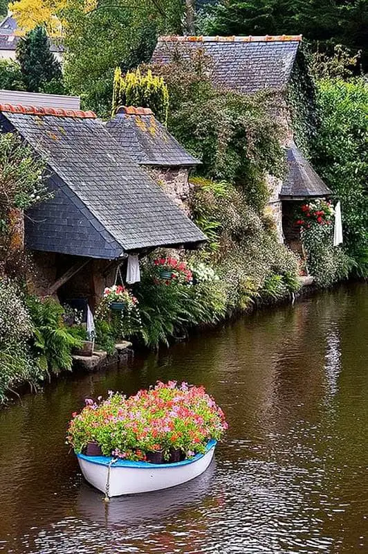 Flower-Boat-Brittany-France