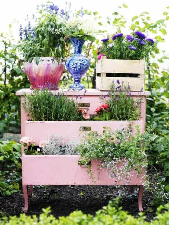 Pink-garden-dresser-e1374621282411