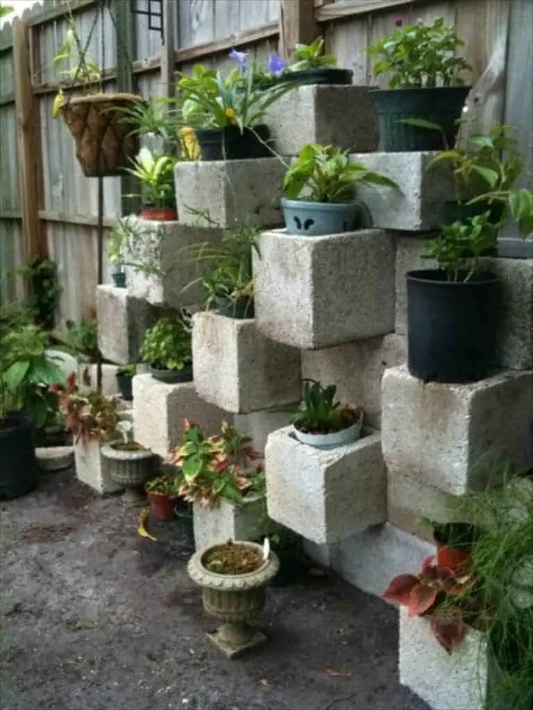 New Garden Ideas 2014 diy: cinderblock planters | 1001 gardens New Garden Ideas 2014 diy: cinderblock planters | 1001 gardens