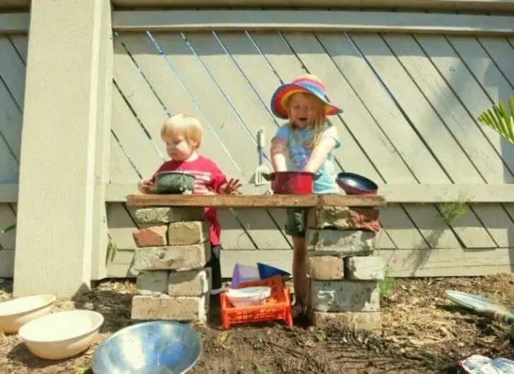 30 Kids Outdoor Mud Kitchen Ideas 11 - Kids Playhouses & Playgrounds