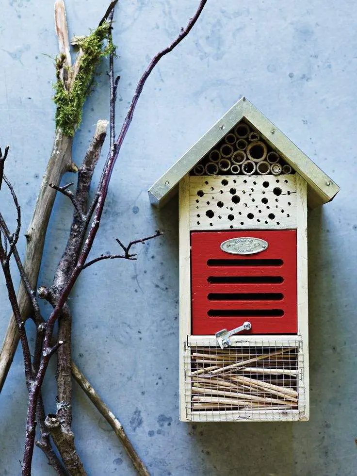 insect hotel 9