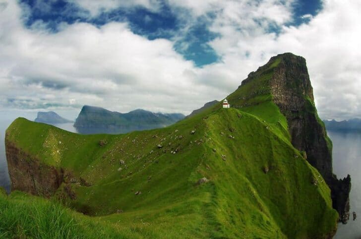 small-house-grand-nature-landscape-photography-302__880