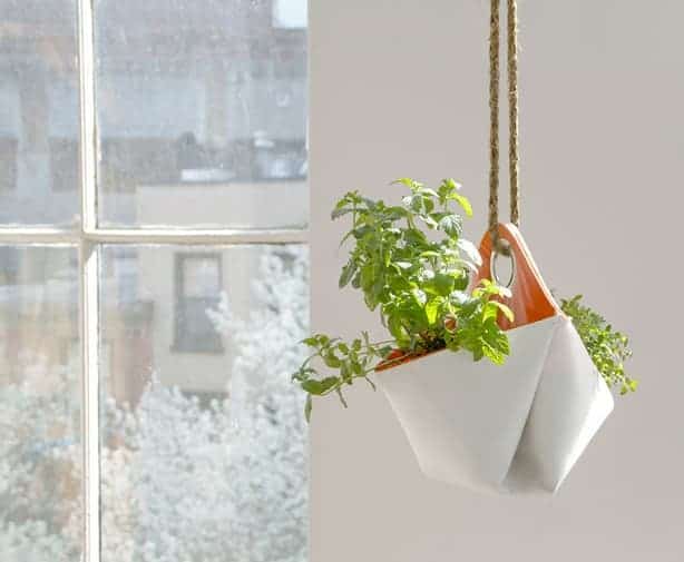 nomad-planter-hanging-by-window