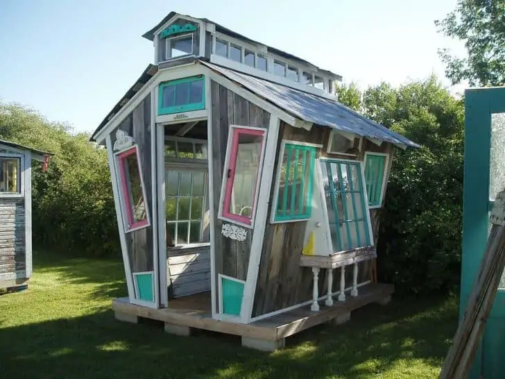 Funky Garden Shed 23 - Pallets Projects & Furniture