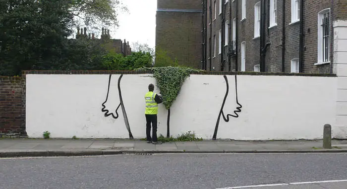 street-art-interacts-with-nature-7