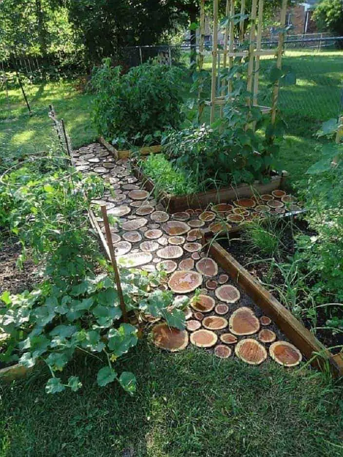 15 DIY Wood Log Ideas For Your Garden