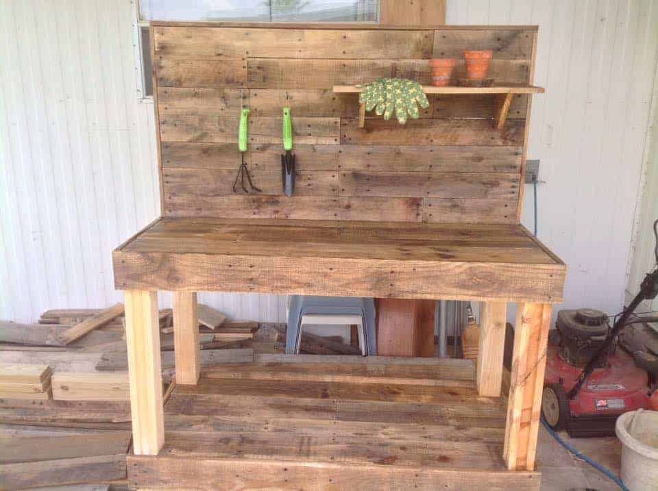 Potting Bench Made From Repurposed Wooden Pallets • 1001