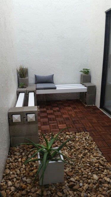 10 Amazing Cinder Block Benches