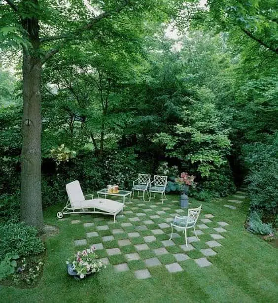 10 Lawn Landscaping Design Ideas