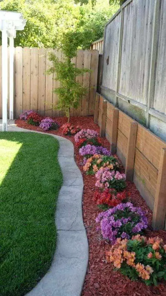 10 Lawn Landscaping Design Ideas