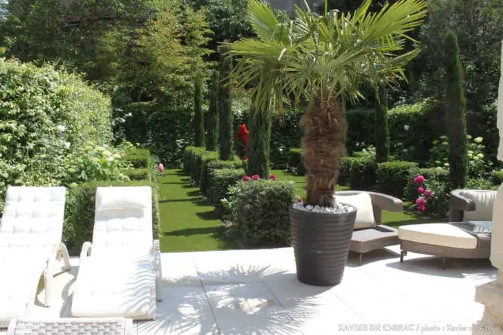 Simple Design Garden in the Heart of Paris