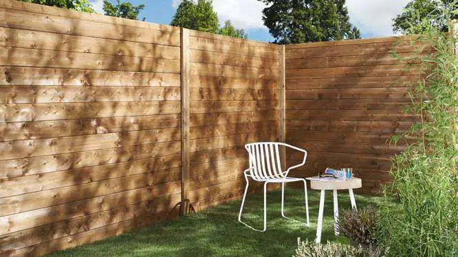 20 Inexpensive Fencing Ideas for Your Garden