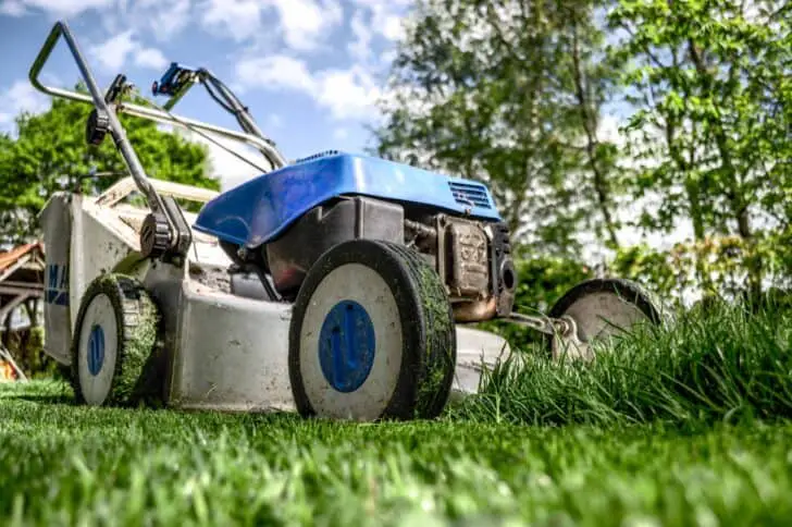 How To: Lawn Mower Repair and Maintenance 1 - Garden Tools - 1001 Gardens How To: Lawn Mower Repair and Maintenance