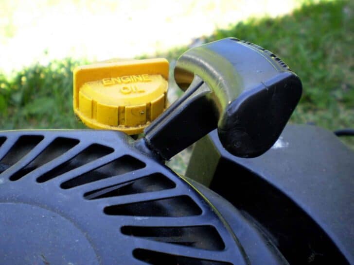 How To: Lawn Mower Repair and Maintenance 2 - Garden Tools - 1001 Gardens How To: Lawn Mower Repair and Maintenance