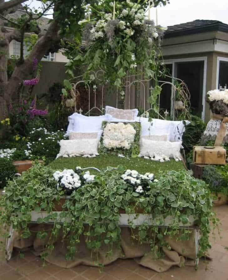 31 Tricky Ideas for Your Garden Decoration