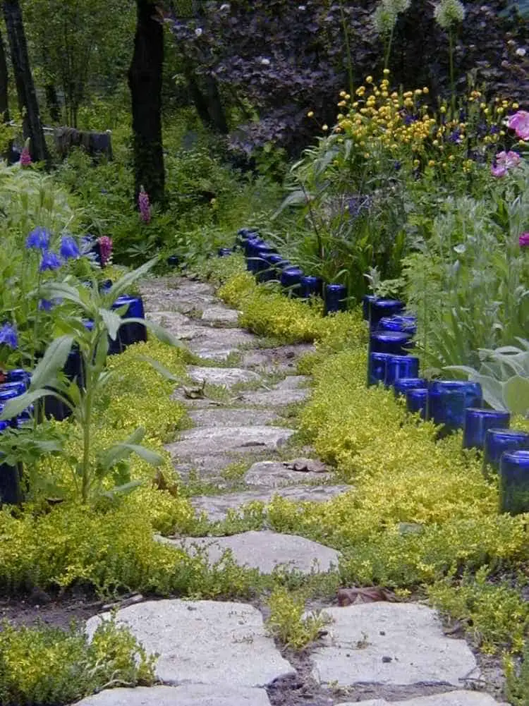31 Tricky Ideas for Your Garden Decoration 49 - Garden Decor