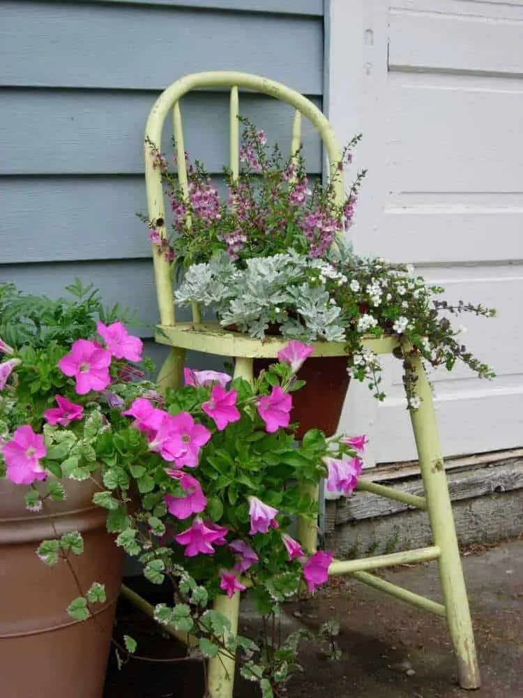 31 Tricky Ideas for Your Garden Decoration 47 - Garden Decor