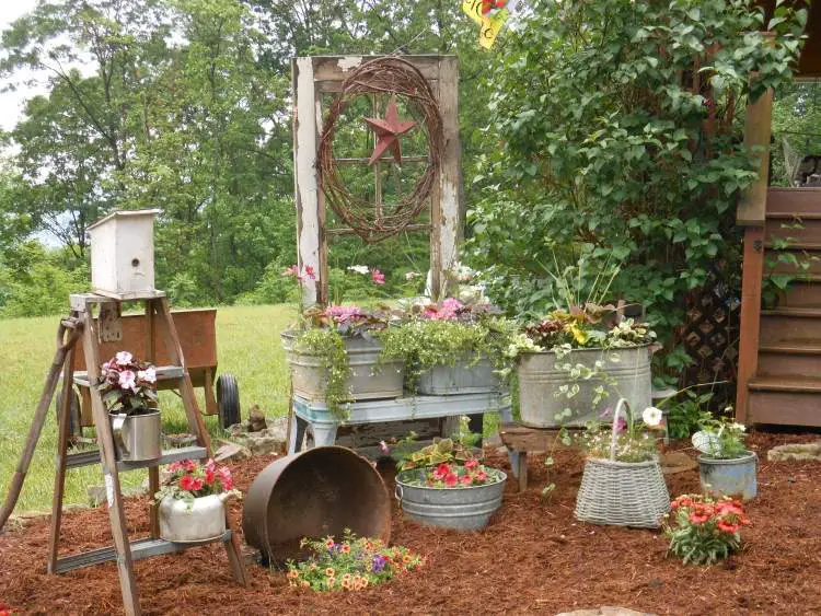 31 Tricky Ideas for Your Garden Decoration 13 - Garden Decor