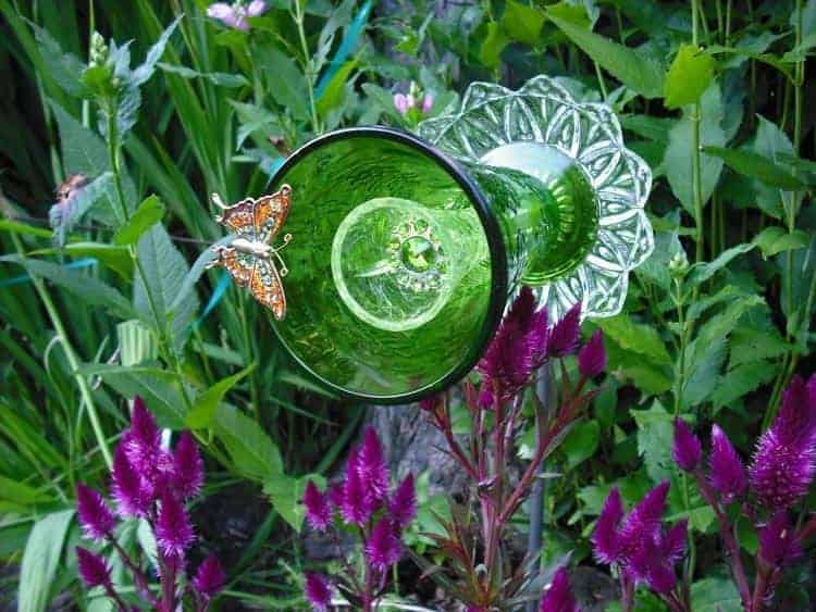 31 Tricky Ideas for Your Garden Decoration 51 - Garden Decor