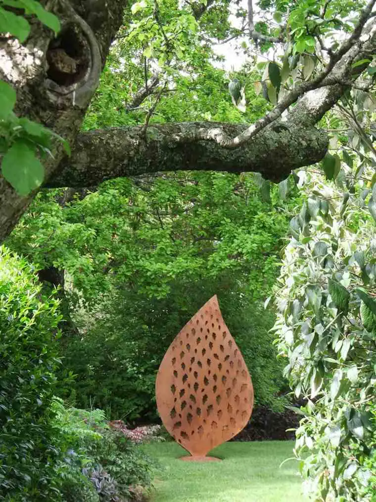 Corten Steel: 50 Very Trendy Garden Decor Ideas 79 - Patio & Outdoor Furniture