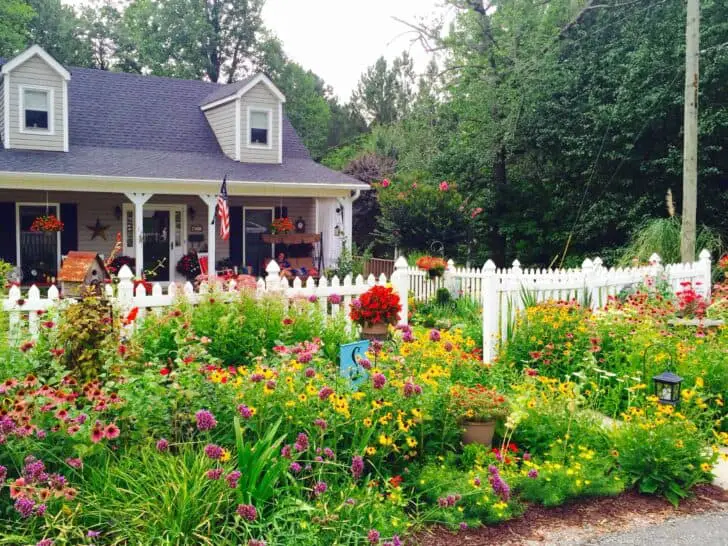 Alabama Cottage Garden 5 - Garden Decor