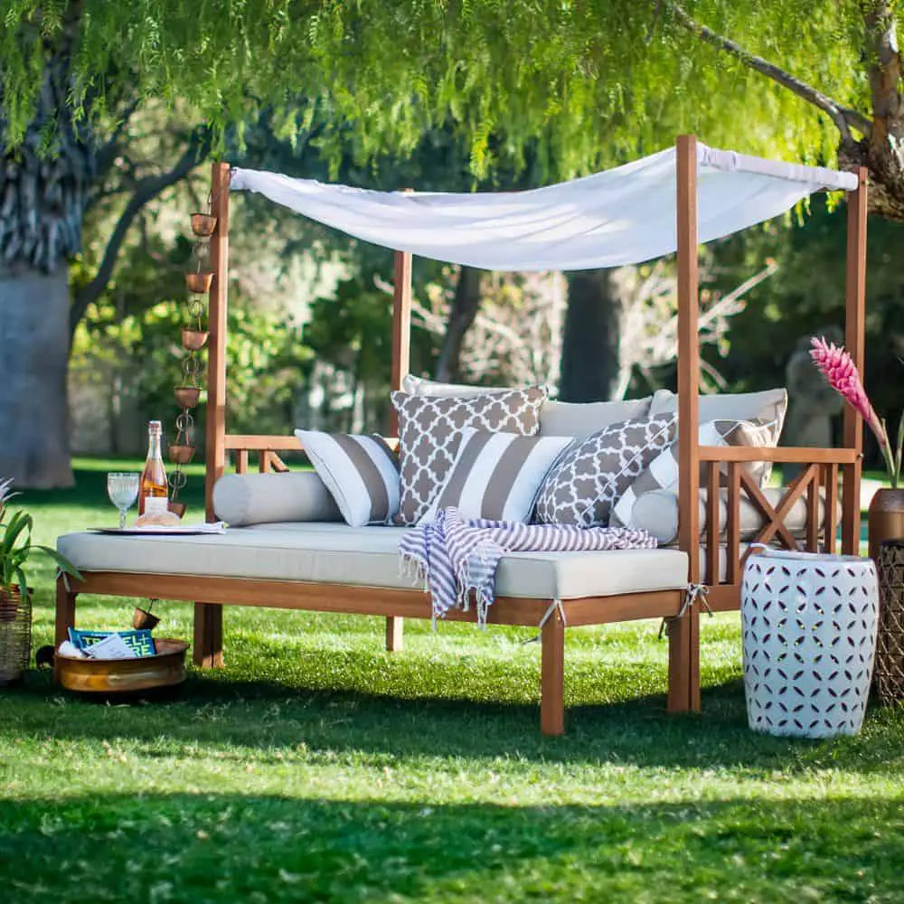 10 Outdoor Daybeds for a Lazy Afternoon 1001 Gardens