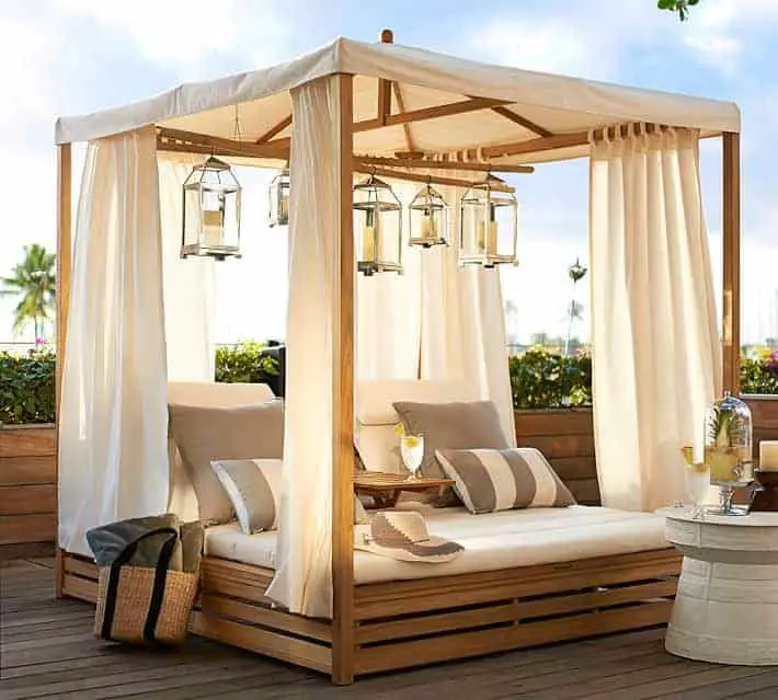 10 Outdoor Daybeds for a Lazy Afternoon