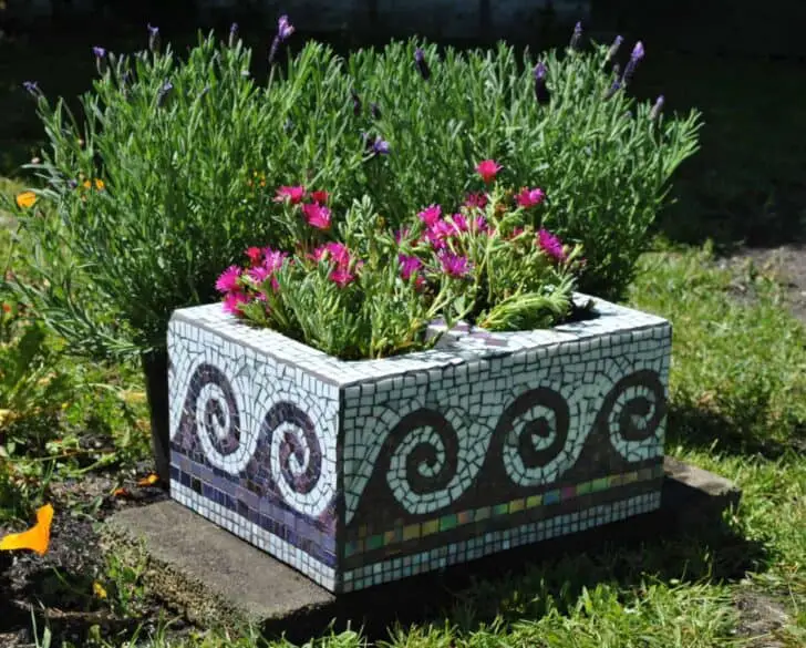 Mosaic Cinder Block Planter 8 - Flowers & Plants