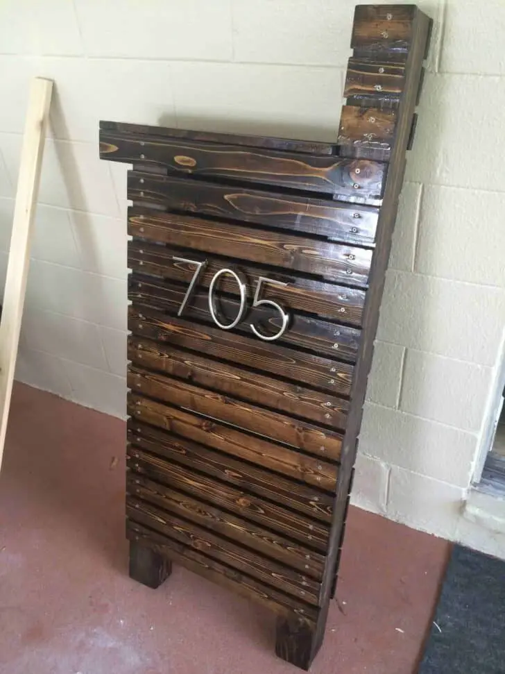 How to Make an Amazing Wooden Mailbox - 1001 Gardens