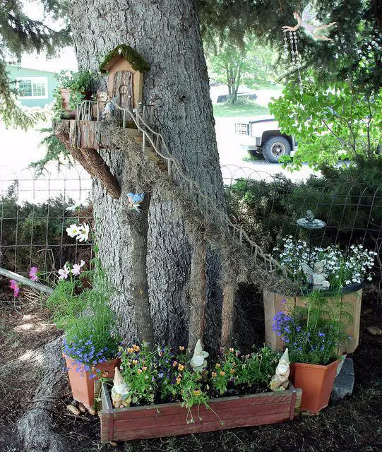 Decorative Bird Houses: 10 Rules to Follow 7 - Bird Feeders & Houses