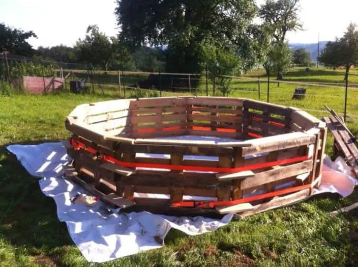 Pallet DIY Pool