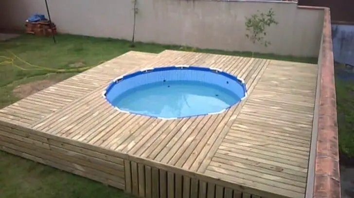 In-ground pallet DIY pool