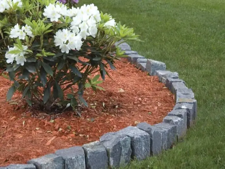 How to Flower Bed Edging - Full Guide 13 - Garden Decor