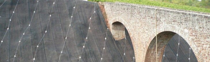 Landscaping Tips to Prevent Soil Erosion and Rock Slides 2 - Landscape & Backyard Ideas - 1001 Gardens Landscaping Tips to Prevent Soil Erosion and Rock Slides 1 - Landscape & Backyard Ideas