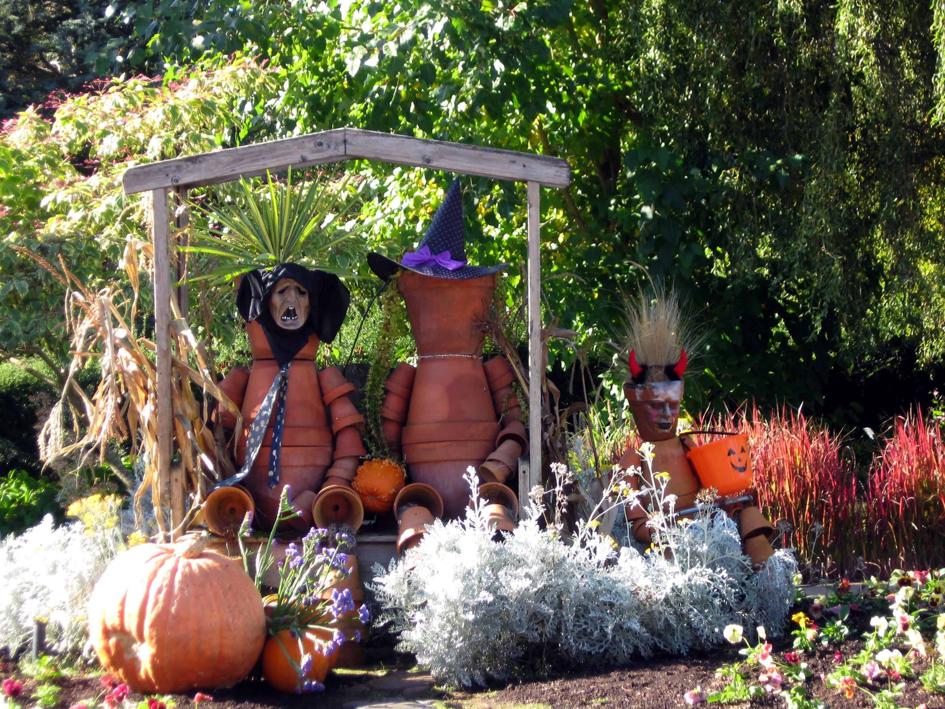 27 Best Outdoor Halloween Decorations 1001 Gardens