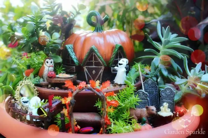 27 Best Outdoor Halloween Decorations 3 - Garden Decor