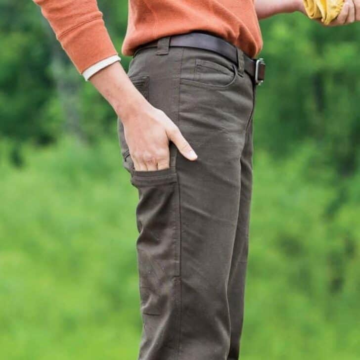 Top 7 Clothing and Accessory Items Every Gardener Should Have 2 - Garden Tools - 1001 Gardens Top 7 Clothing and Accessory Items Every Gardener Should Have 1 - Garden Tools